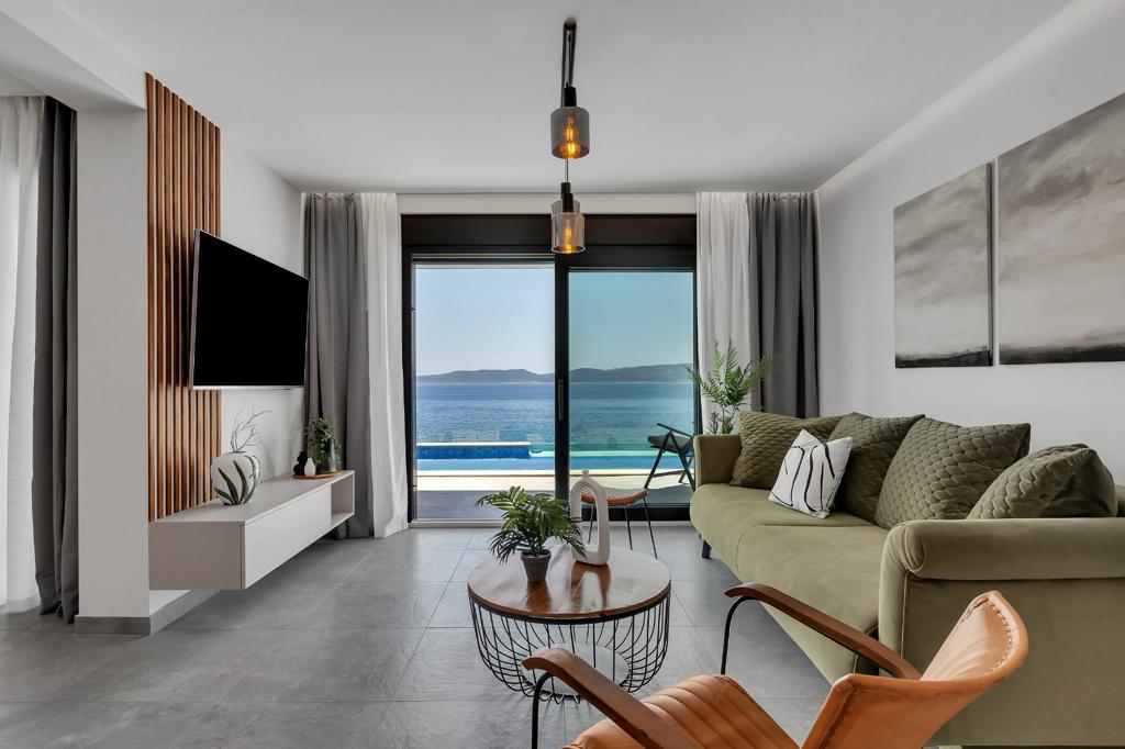 pisak omis riviera villa smilje livingroom view of jadran sea